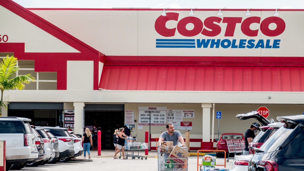Picture of: Costco senior hours: Special hours for COVID continue but vary