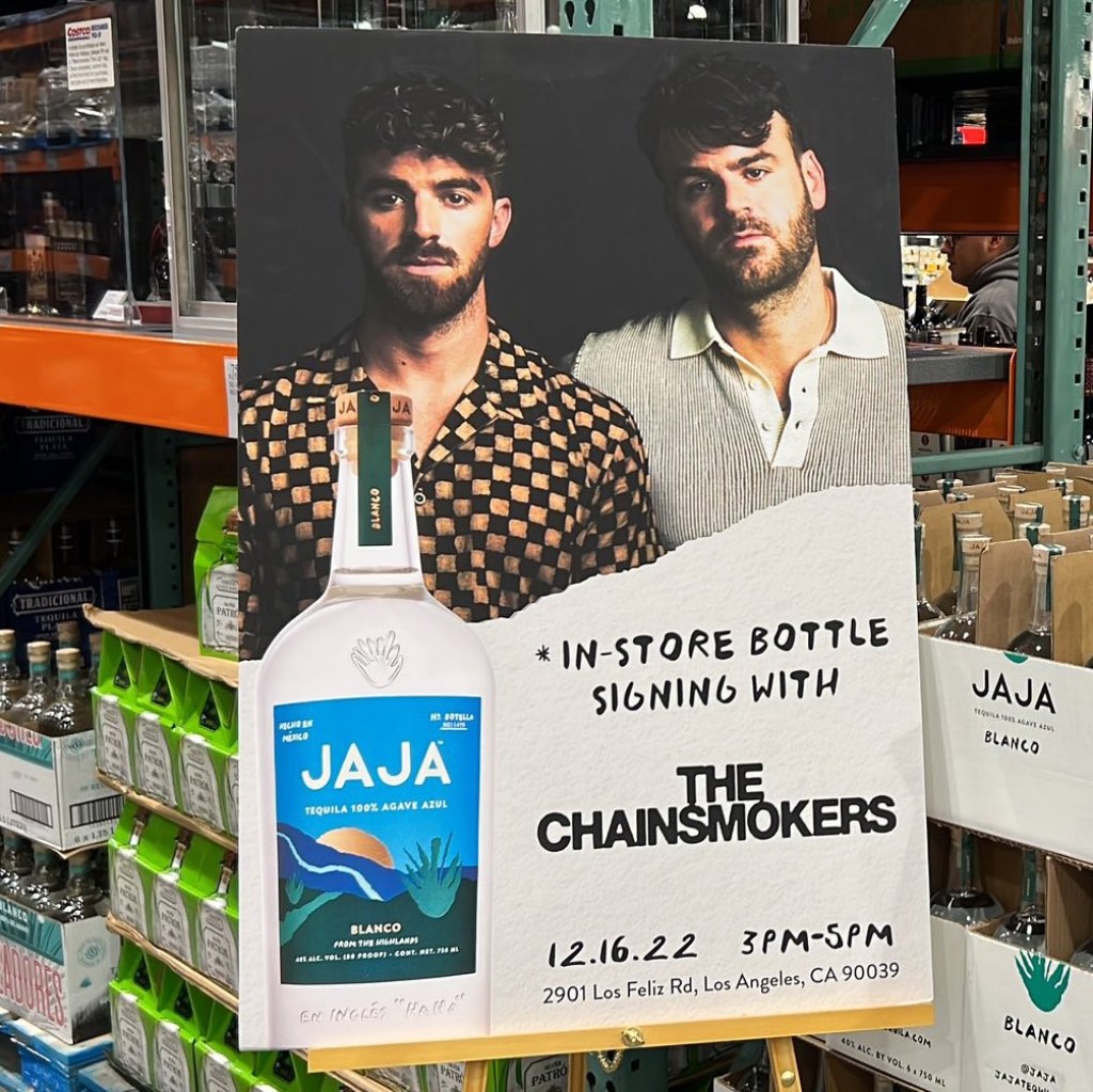 Picture of: Pop Crave on Twitter: “The Chainsmokers spotted at a Costco in Los